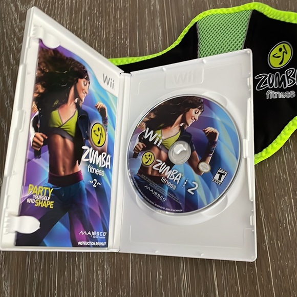 Wii Zumba fitness 2 Game & Waist Band - Picture 4 of 7